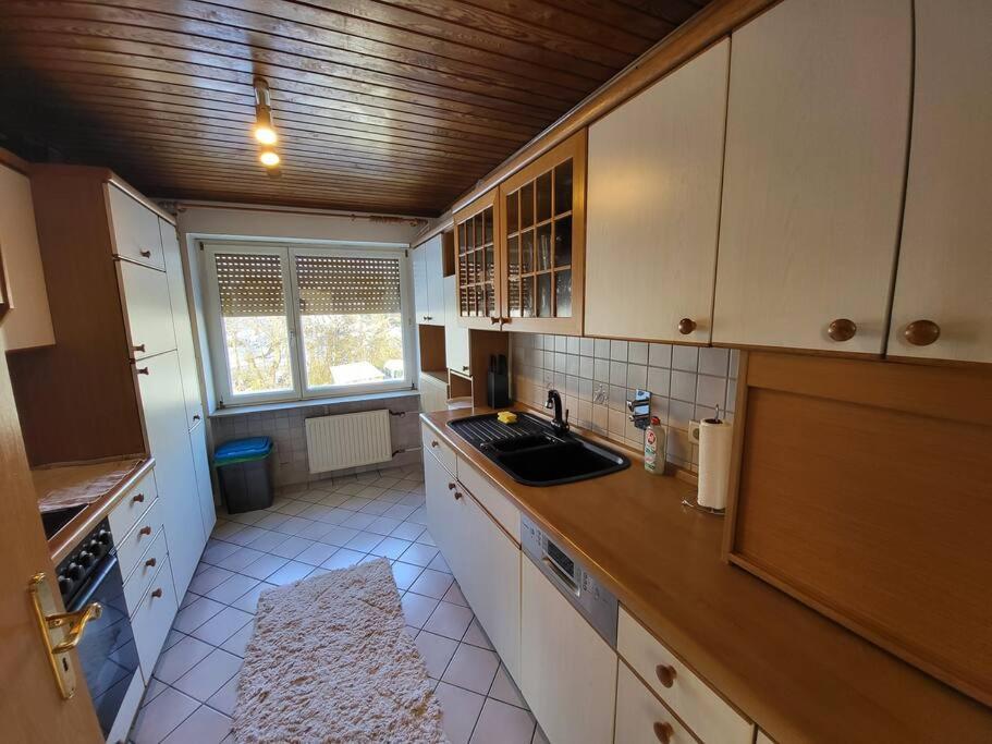 Zentrale, Helle Ferienwohnung كْرايلتْسهايم المظهر الخارجي الصورة